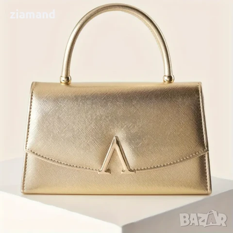 Дамска елегантна чанта златиста