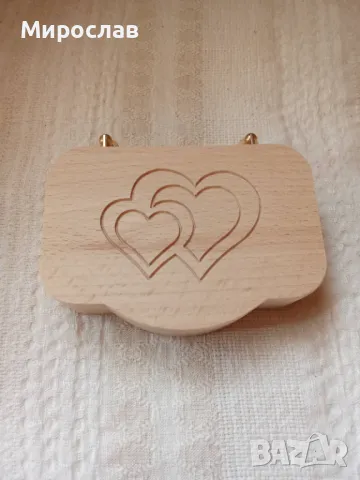 Сватбена кутийка за халки от бук.