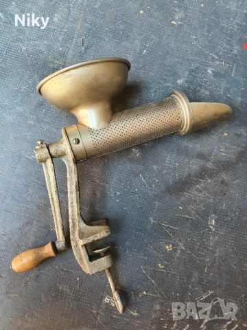 Мелачка за домати и меки плодове 