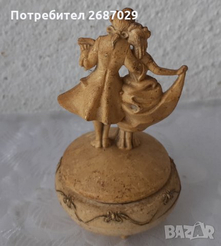Стара кутийка Италия, интересна голяма антикварна статуетка, друга фигура - целувка, любов, снимка 5 - Декорация за дома - 34356366