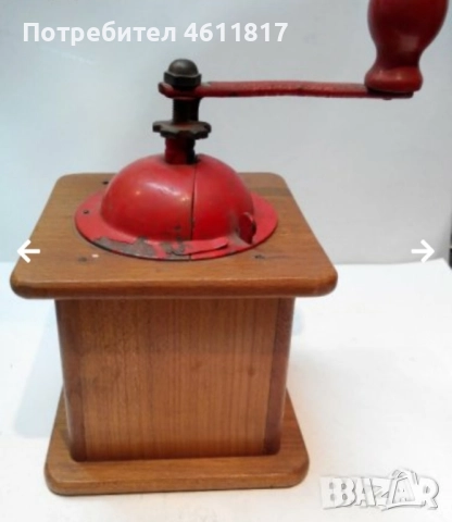 Стара ръчна дървена кафемелачка, снимка 5 - Антикварни и старинни предмети - 52316632