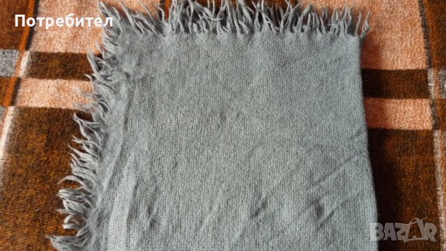 Вълнен квадратен шал 80/76 см, снимка 1 - Шалове - 42381270