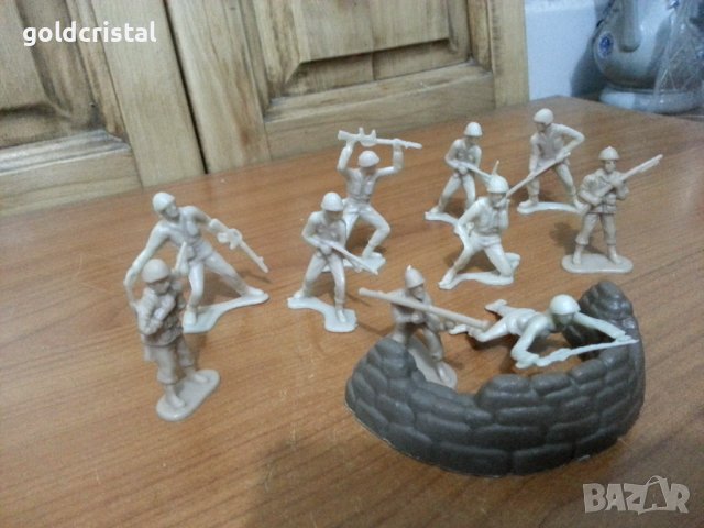 Пластмасови войници , снимка 2 - Колекции - 39731177