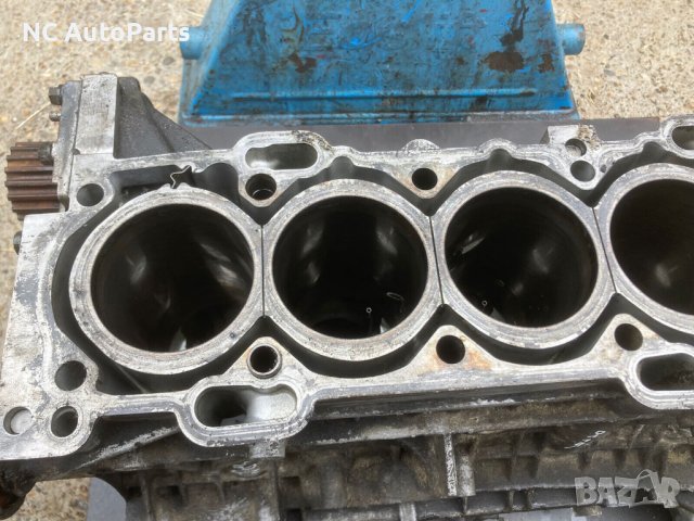 Цилиндров блок за Volvo Волво XC70 XC90 2.4 дизел 163 8653865 2005, снимка 5 - Части - 42705467