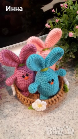 Великденски подаръци. Три зайчета в гнездото. Плетена играчка. Ръчно изработени., снимка 8 - Романтични подаръци - 39875113