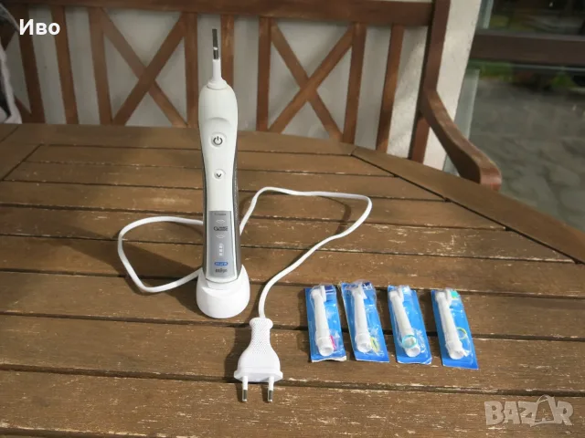 Електрическа четка за зъби Oral-B Triumph 5000 (Type 3762) + 4 нови глави
