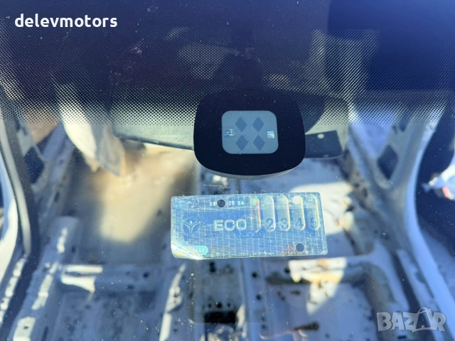 Предно стъкло от Skoda SuperB 2.0 TDI 170 кс., 4x4, 6ск., двигател CFG B, 115 000 км., 2011 г., снимка 2 - Части - 53107925