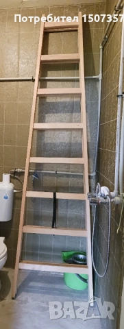 Дървена стълба - 8 стъпала, двураменна