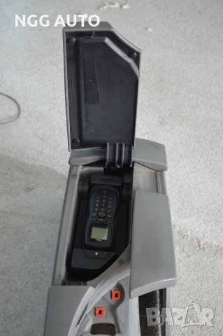 BMW E60 E61 Централен подлакътник тунелен сив , снимка 4 - Части - 37802395