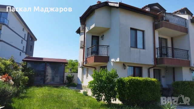 Триетажна жилищна сграда с дворно място и лятна кухня, снимка 3 - Къщи - 51545415