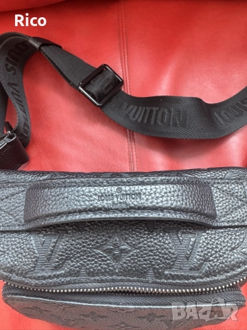 Louis Vuitton Rush Bumbag Оригинална Чанта, снимка 5 - Чанти - 56231982