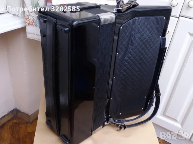 Акордеон Велтмайстер Каприче 120 баса, снимка 8 - Акордеони - 47508621