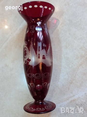 Кристална ваза рубинен кристал 