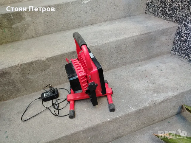 LED прожектор с батерия зарядно, снимка 7 - Прожектори - 55884227