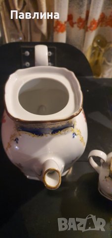 Красив баварски порцеланов чайник, захарница и латиера, снимка 3 - Сервизи - 44240656