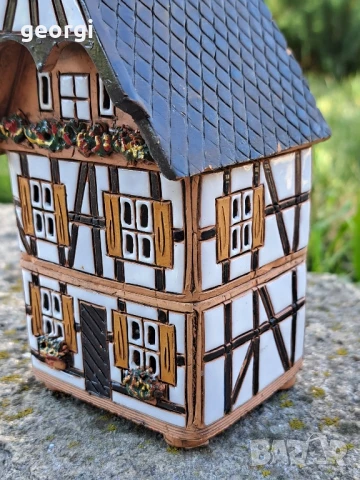 немска колекционерска керамична къщичка свещник , снимка 3 - Декорация за дома - 51306864