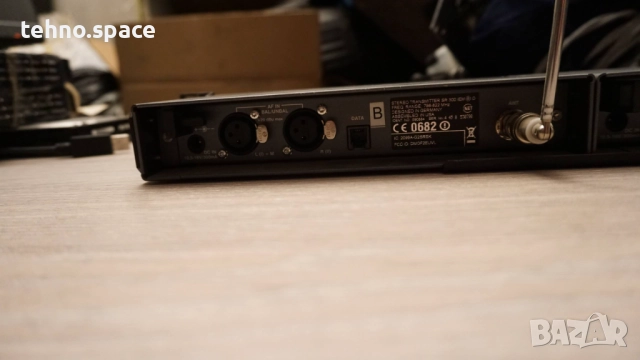 Хибриден трансмитер Senheiser ew300IEM , снимка 4 - Ресийвъри, усилватели, смесителни пултове - 52416309
