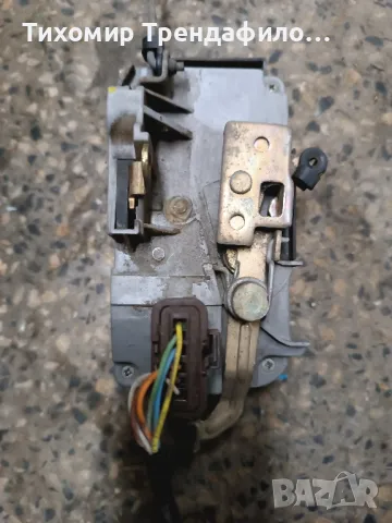 брава за предна дясна врата ланчия федра, пежо 807, ситроен ц8, фиат улис 2003г, снимка 2 - Части - 47976266