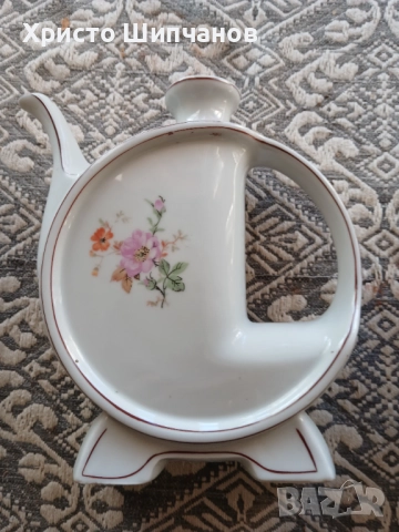 Стари керамични статуетки и керамичен чайник., снимка 3 - Антикварни и старинни предмети - 52943871