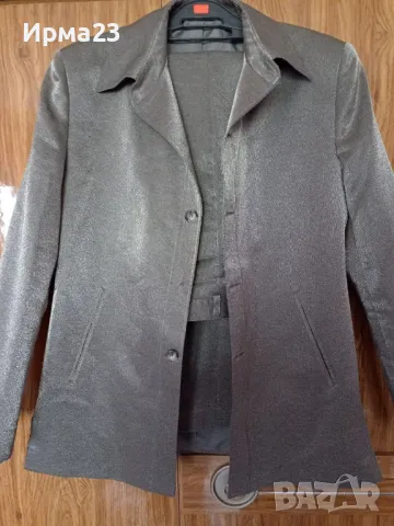 Дамски костюм