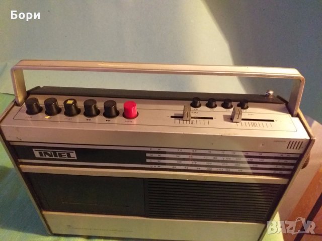 INTEL RR 2402 Радиокасетофон, снимка 4 - Радиокасетофони, транзистори - 31450538