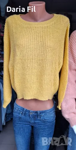 Пухкав и мекичък пуловер в жълт цвят, снимка 6 - Блузи с дълъг ръкав и пуловери - 48747784
