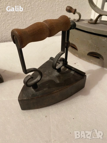 Стари метални и брозови ютии , снимка 3 - Антикварни и старинни предмети - 54058173