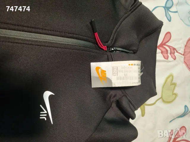 Нов спортен екип NIKE, M, снимка 4 - Спортни дрехи, екипи - 56268796