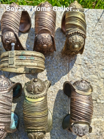 Възрожденска Сребърна Сечан Гривна Рогатка Носия Фолклор, снимка 4 - Антикварни и старинни предмети - 38902155