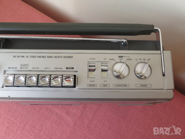 Vintage HITACHI TRK-7400E, снимка 8 - Радиокасетофони, транзистори - 36700807