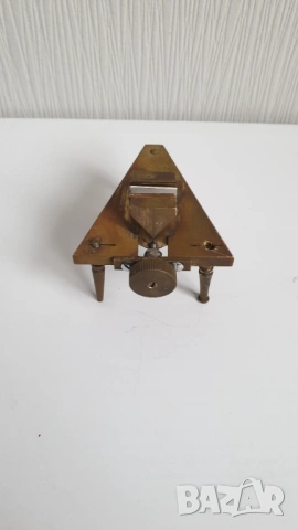 Старо малко бронзово часовникарско менгеме, снимка 3 - Антикварни и старинни предмети - 53911154