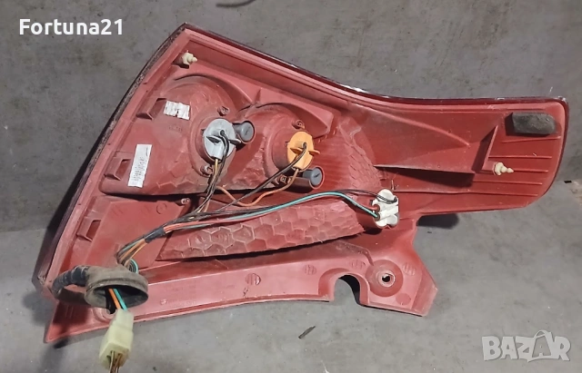 Suzuki Swift 2006-2011 - десен стоп оригинален, снимка 2 - Части - 53888534