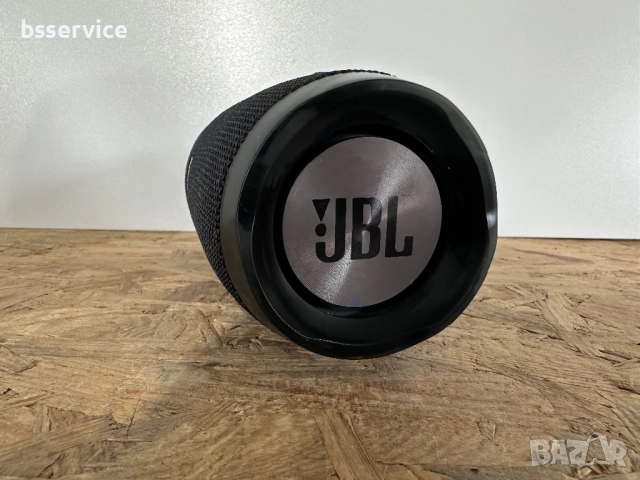 JBL Charge 3 Перфектна със нова батерия , снимка 3 - Тонколони - 52359956