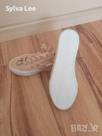 Дантелени кецове Sinsay , снимка 3 - Кецове - 52155712