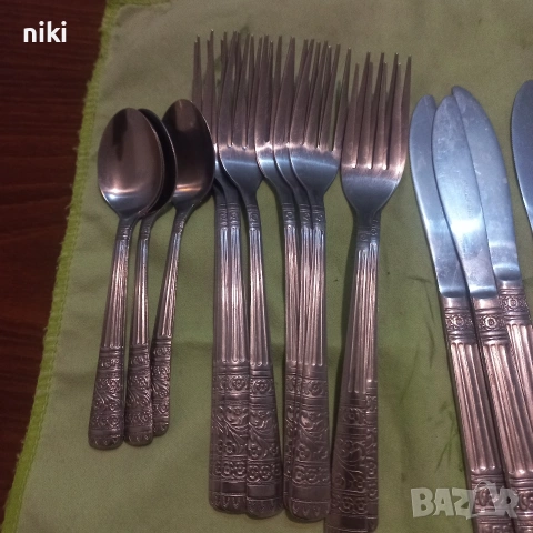 12 големи лъжици, 8малки лъжици, вилица 9, ,11 ножа, снимка 4 - Антикварни и старинни предмети - 53260793