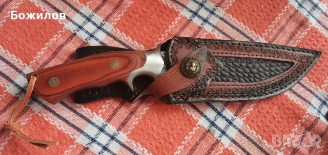 Ловен нож дамаска стомана сърцевина VG10 кожена кания