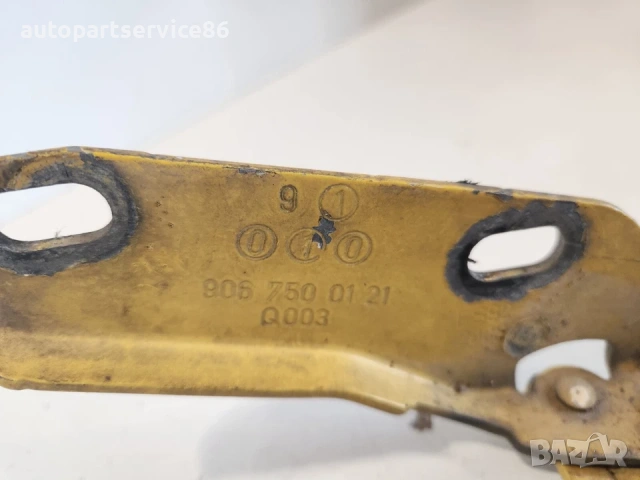 Дясна панта за преден капак за Mercedes W906 Sprinter (2006-2011) 9067500121, снимка 2 - Части - 54166112