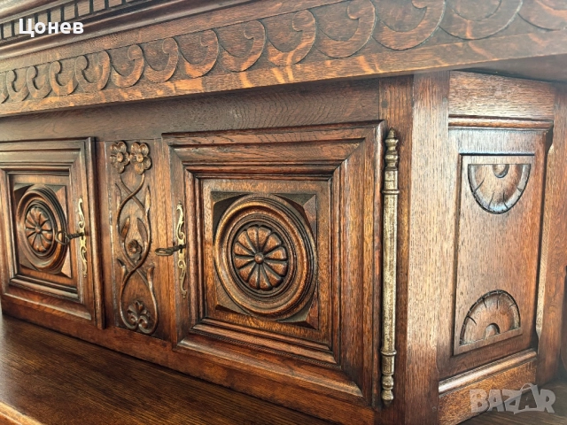 Масивен шкаф с дърворезба , снимка 4 - Шкафове - 52955217