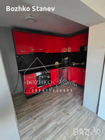 Продава се масивна двуетажна къща , снимка 8 - Къщи - 52161857