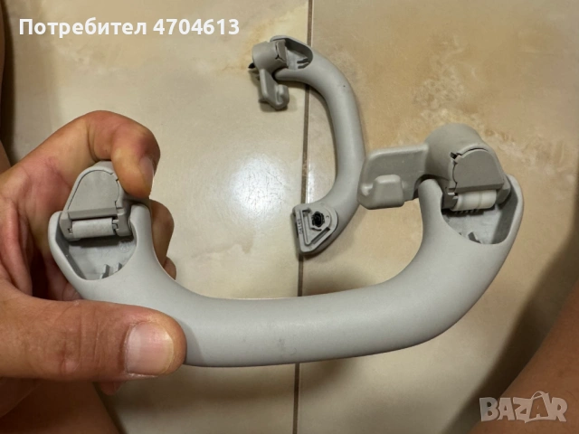 Задни дръжки на тавана на Vw Touran само за 30Eur. за брой 6N0857607AC, снимка 3 - Части - 53130845