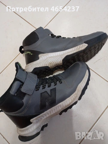 Обувки зимни 36.5 + блуза, снимка 4 - Детски боти и ботуши - 53070984