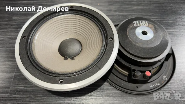 JBL 2118J 16 ома 8 инча Средночестотни