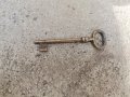 Стар бронзов ключ, снимка 1 - Антикварни и старинни предмети - 42823458