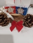 2 Нови ароматни коледни свещи+дървена поставка+ борова кора+коледна украса+ 2 шишарки, снимка 10