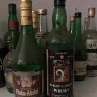 Стари бутилки от алкохол, снимка 2 - Антикварни и старинни предмети - 42292819