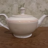 Порцеланов чайник 1962 г., снимка 2 - Сервизи - 39558199