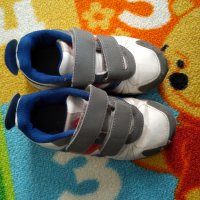 Маратонки Adidas 25 номер, снимка 2 - Детски маратонки - 32073611