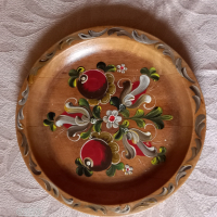 Дървена чиния за стена-ръчно рисувана, снимка 4 - Чинии - 44790078
