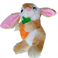 Плюшена играчка Заек с морков, снимка 1 - Плюшени играчки - 39627101