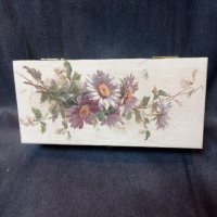 Кутия за бижута с цветни мотиви - ръчна изработка, снимка 1 - Бижутерийни комплекти - 31803354